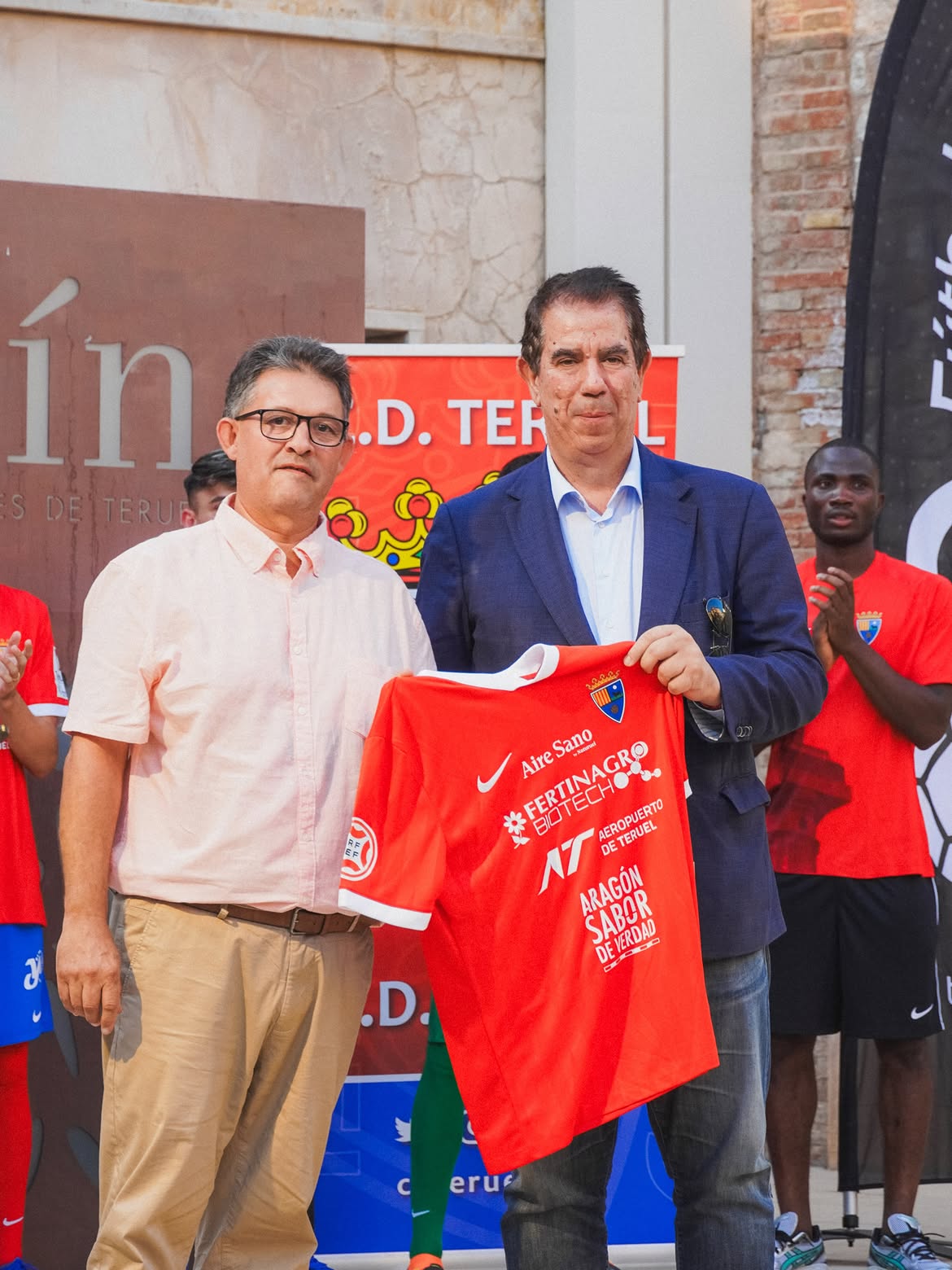 Los patrocinadores, en las equipaciones 2026/27