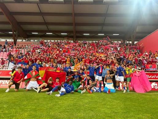 El CD Teruel celebra el ascenso en Soria en 2025